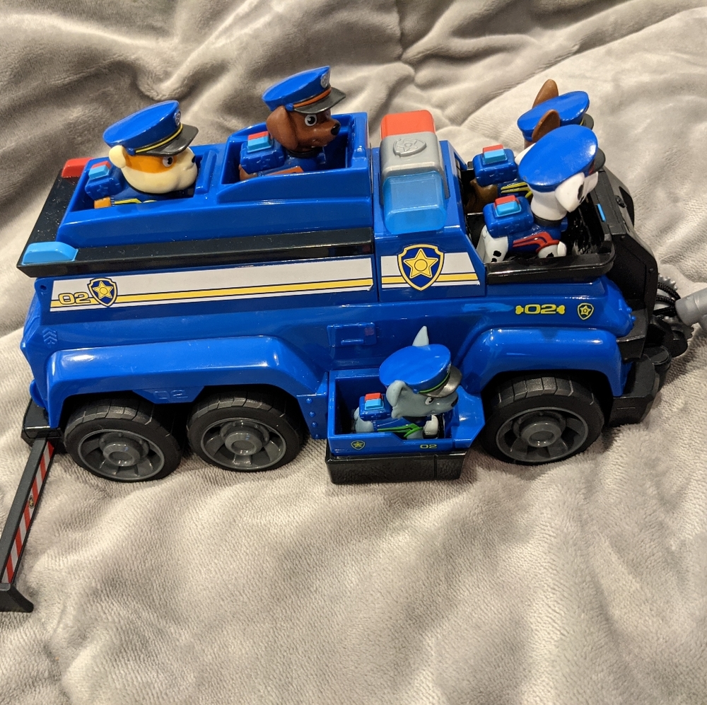 Paw Patrol Chase's Total Team Rescue Vehicle